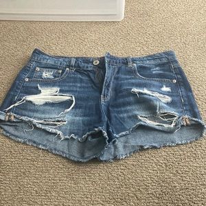 Womens American Eagle jean shorts, size 10